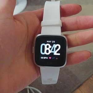 COPY - Fitbit with charger- versa lite Good condit